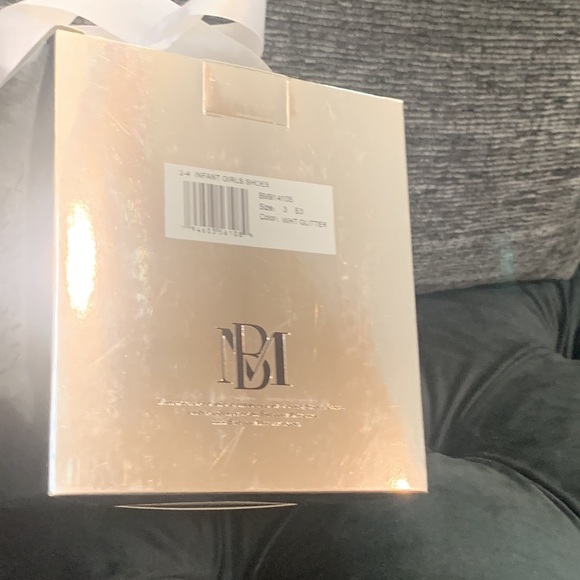 Badgley Mischka - White Glitter Ballet Infant Girls Shoes - Size 3 - New in Box - Picture 11 of 16